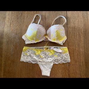 Victoria’s Secret set 34B/small